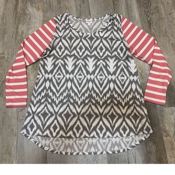 $5 ADD ON ITEM 3/4th sleeve lularoe 2x t-shirt - Picture 5 of 13